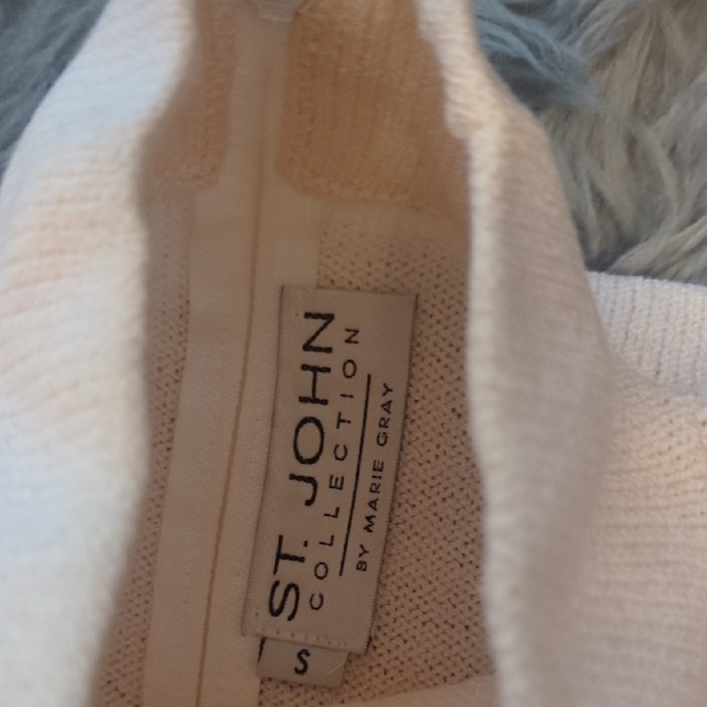 St. John Cream Turtleneck Sweater - Picture 2 of 4